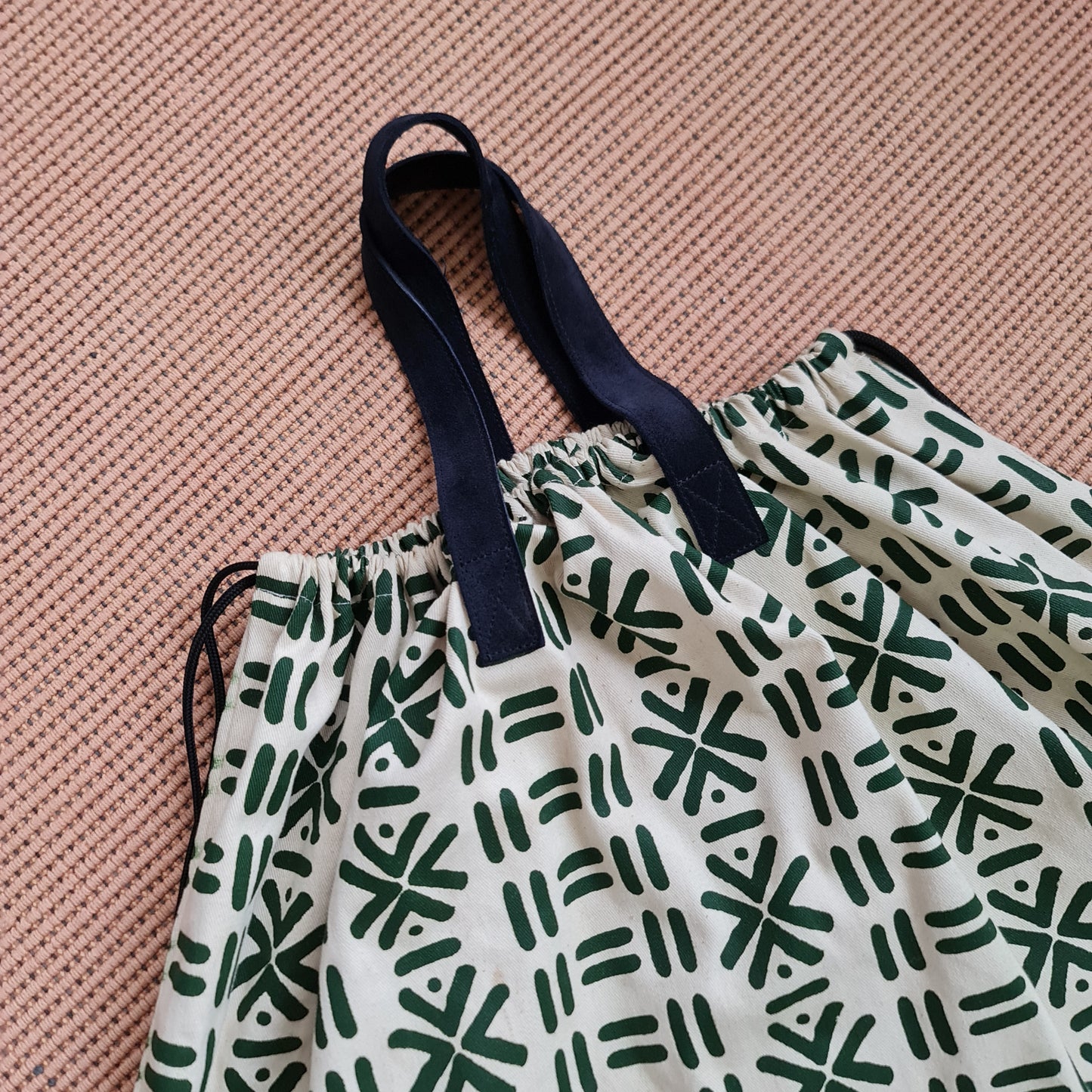 VÎTA Essential Tote Bag