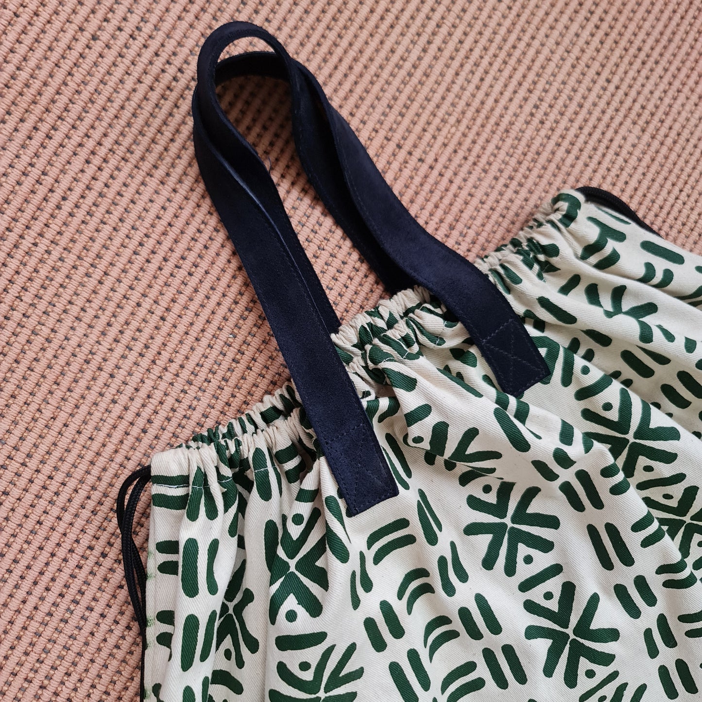 VÎTA Essential Tote Bag